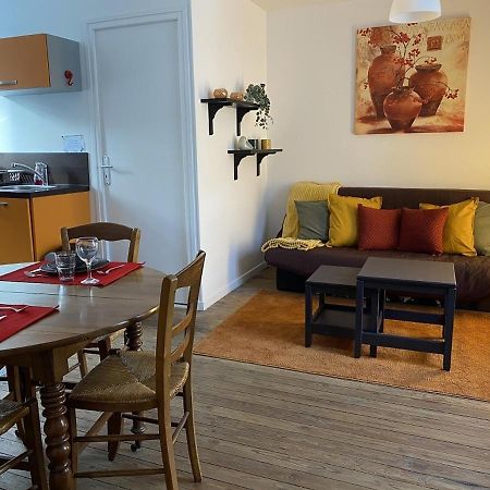 Charmant T2 Central Avec Wifi, A 15 Min Des Thermes, Parking Gratuit, Lave-Linge Et Seche-Linge Communs - Fr-1-541-98 Apartment La Roche-Posay Bagian luar foto