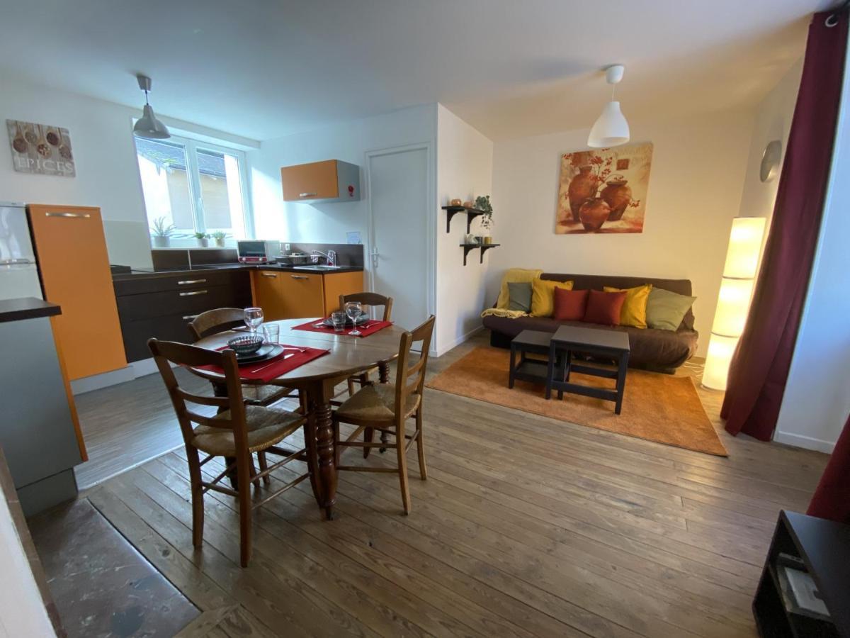 Charmant T2 Central Avec Wifi, A 15 Min Des Thermes, Parking Gratuit, Lave-Linge Et Seche-Linge Communs - Fr-1-541-98 Apartment La Roche-Posay Bagian luar foto